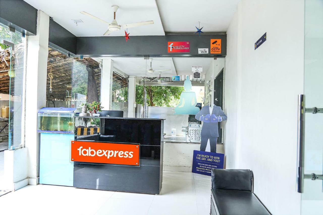 Fabexpress Essvee Mg Road Vijayawada Hotel Luaran gambar
